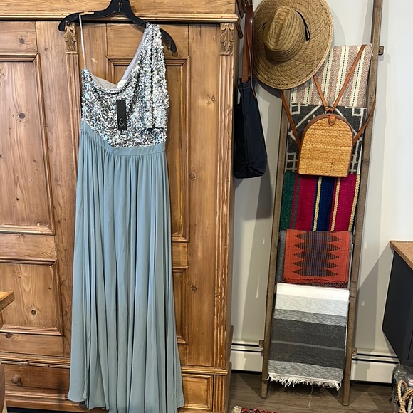 Sachin & Babi Jolie Gown - Picture 3 of 8